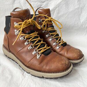 Danner boots Vertigo 917 Light Brown leather mens 10 lace up Vibram soles